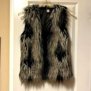 Faux fur H&M vest